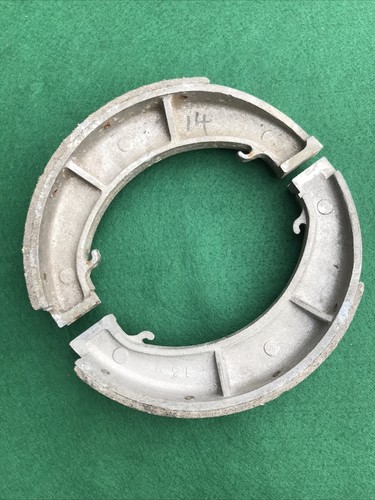 Triumph flanged front hub - 8”,