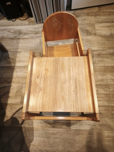 Well loved child high chair - high,
