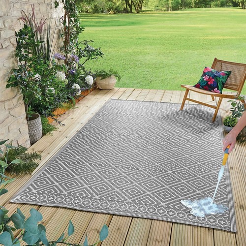 Outdoor aztec garden - garden, rug