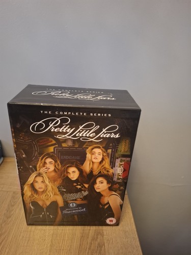 Pretty little liars the - pretty,