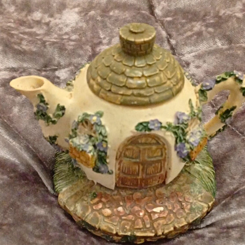Ceramic cottage novelty - ceramic, teapot