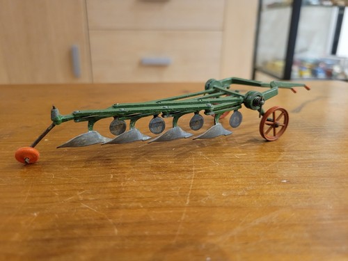 Vintage metal britains farm - metal,
