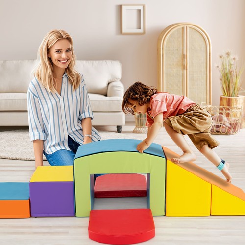 Toddlers soft play - climbing, 6