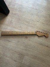 Fender Stratocaster maple neck