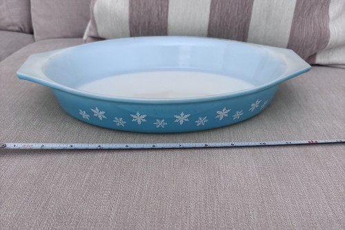 Pyrex turquoise snowflake - pyrex,