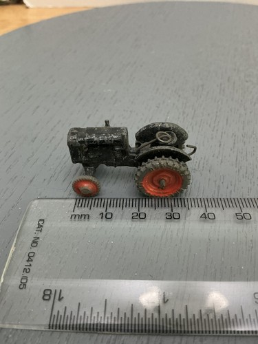 Britains toy lv604 fordson - britains,