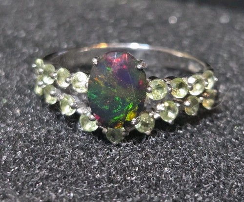 Gorgeous natural black - black, opal