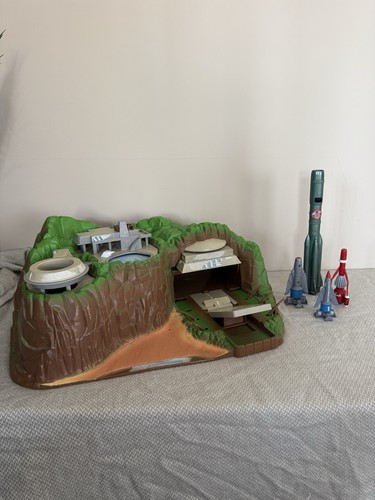 Thunderbirds tracy island - thunderbirds,
