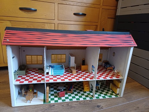 1970 vintage dolls house - vintage,