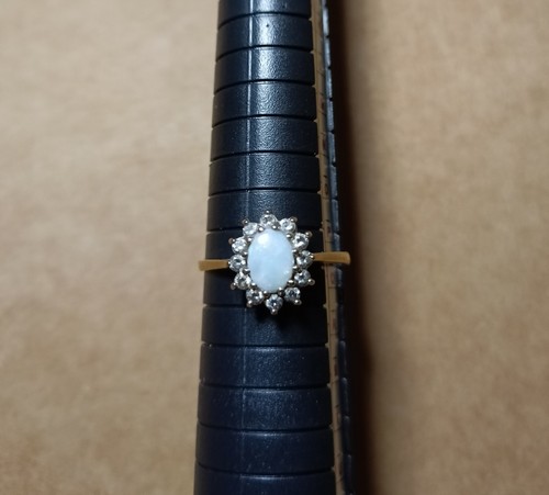 Opal halo ring yellow gold - opal,