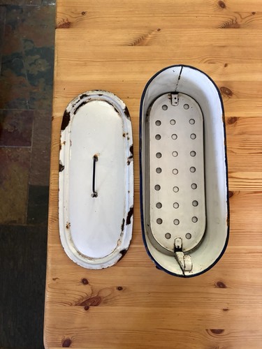 Vintage white enamel - white, fish
