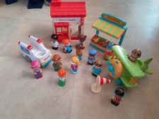 Happyland Bundle Drs Market Stall Aeroplane And Lots Of Figures