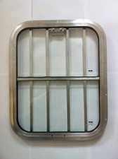 Horsebox Window 18 x 22 Half Drop + Bars Mill & Clear