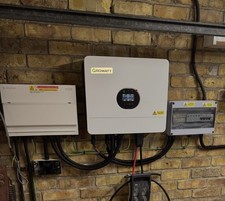 Growatt SPF 6000 ES Plus –