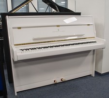 Steinway & Sons Piano, V-114