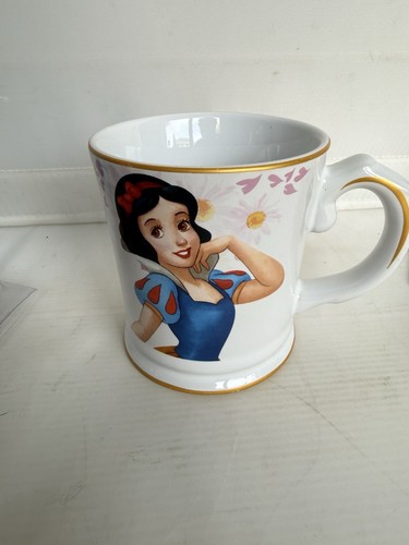 Disney store snow - store, white