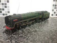 OO GAUGE HORNBY BRITANNIA LOCO