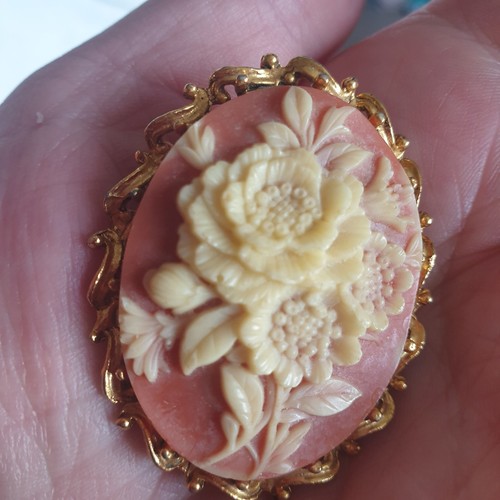 Vtg 50s 60s cameo brooch - 60s,