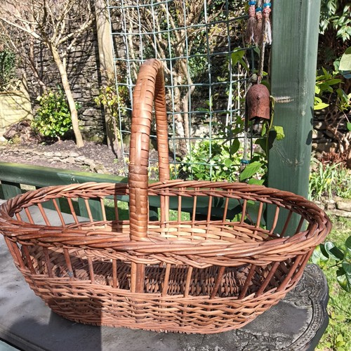 Vintage large wicker - large,
