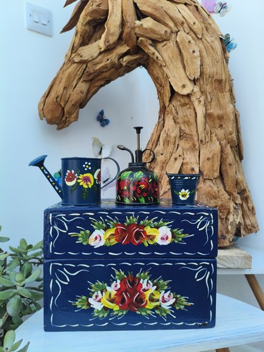 Traditional canal ware hand - traditional,
