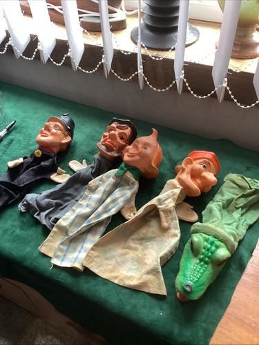 Vintage hand puppets - hand,