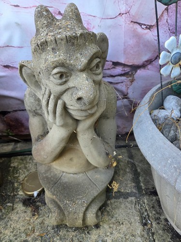 Large gargoyle garden ornament - gargoyle,