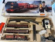 Hornby R1234 Hogwarts Express