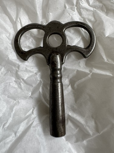 Vintage clock key size - key, 8,