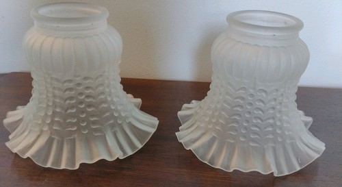 Frosted ruffled light globe - 2,