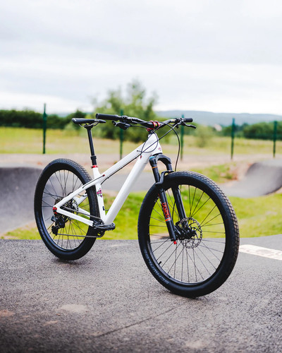 Hardtail heaven street jump - heaven, /