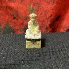 Madame Alexander "Yellow Rosebud" ~ Porcelain Hinged Box ~ #90615 ~ Mint Cond. 