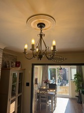 Modern black 5‐arm