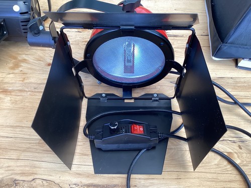 Adjustable video photo light