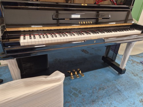Yamaha upright piano - yamaha, u3