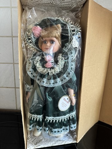 Alberon collector porcelain - collector,