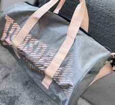 Lonsdale gym bag with side zip