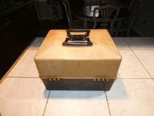 Vintage Fish N Chum Cantilever Deluxe 6-Tray Tacklebox