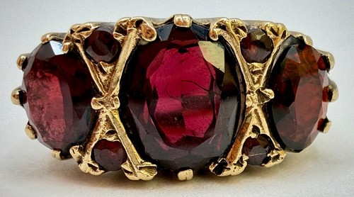 Antique 9ct gold three - 9ct,