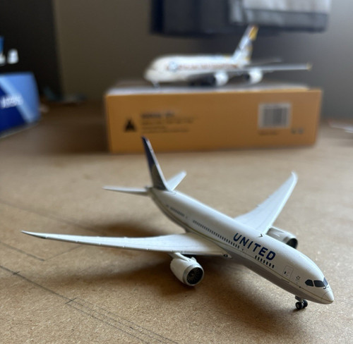 United airlines boeing 787 - boeing,