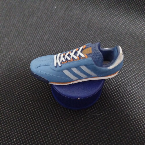Sl76 blue white - x,