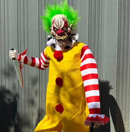Scary animatronic killer clown - animatronic,