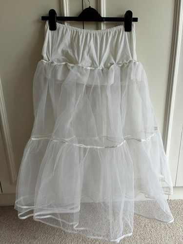 1980s white net underskirt - net,