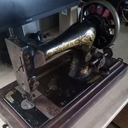 Singer 28k hand crank - singer,