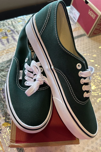 Vans authentic color theory - color,