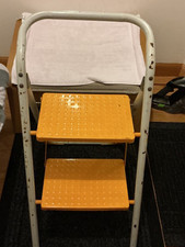 VINTAGE SHABBY FOLDING STEPS