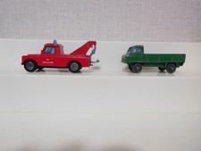2 Diecast Land Rover ( Green