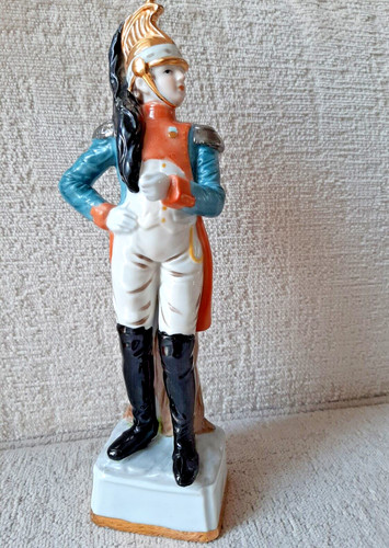 Porcelain figurine soldier - porcelain, of