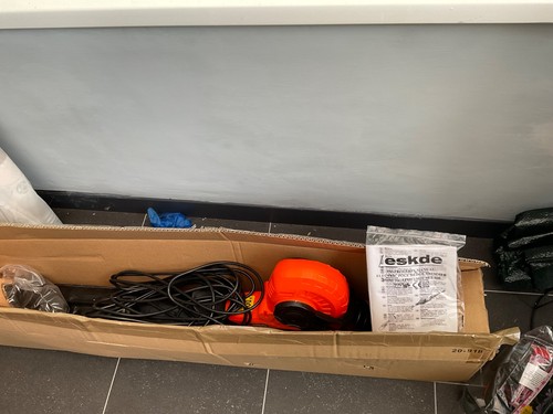 Long reach hedge trimmer - hedge,