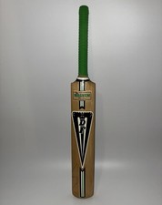 Duncan Fearnley Supreme The Magnum Club Vintage Cricket Bat - Made In England