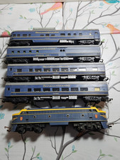TRIANG RS14 TRANSCONTINENTAL TC DOUBLE ENDED DIESEL LOCOMOTIVE & COACH SET